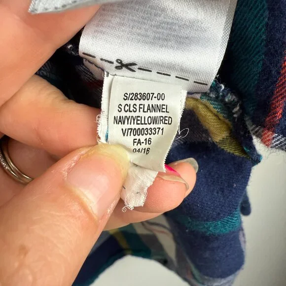 Old Navy Women's Plaid Flannel Classic Fit Button-Down Shirt, Size M - Picture 6 of 6